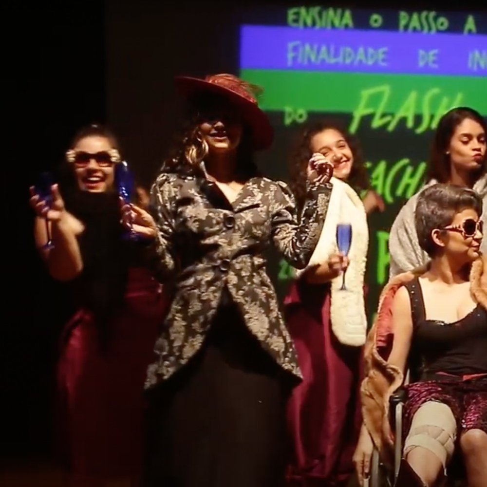 Espetáculo de formatura T.U UFMG +55 Inverter-te-ei antes que te transforme mais uma vez em um mal-entendido
